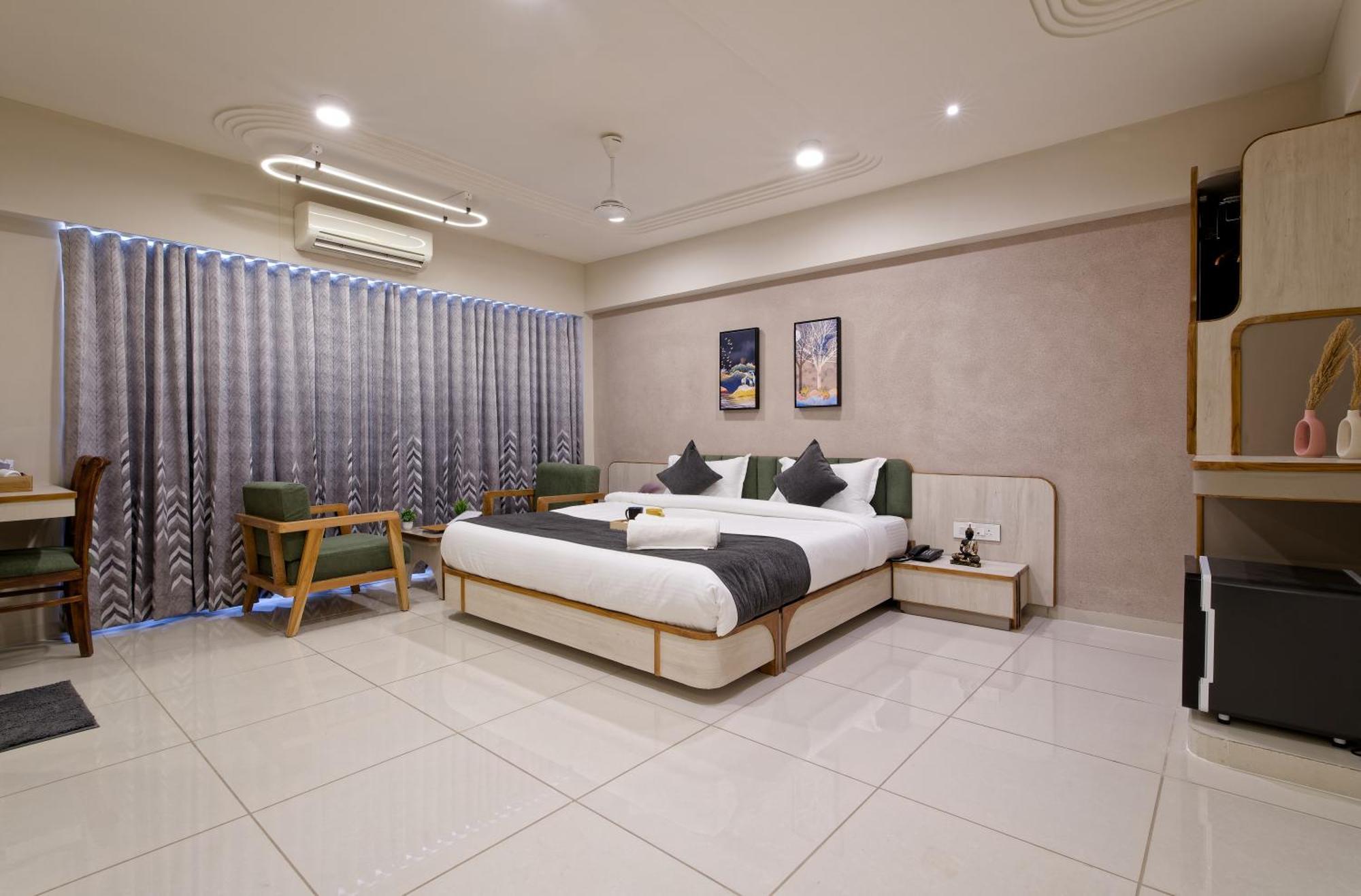 Exora Inn Ahmedabad Eksteriør billede